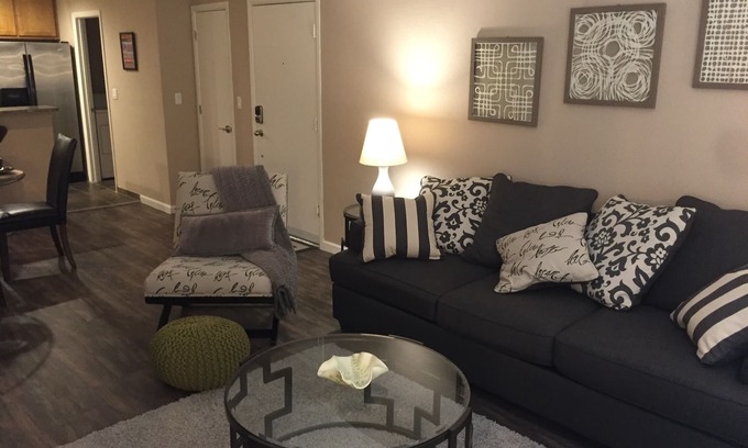 Paradise Valley Village Apartment | Modern 2 Bdrm Condo in PHX - Pool, Spa & Outdoor Adventures