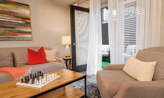 Old East Dallas Condo | Relaxing Oasis with Resort Amenities in Lower Greenville