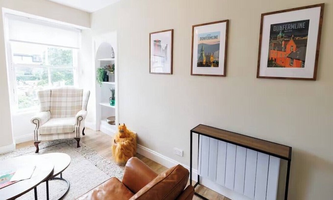 Dunfermline Apartment | Stylish 2-Bed Apartment in the Heritage Quarter