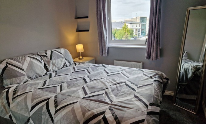 Coventry Apartment | Cozy 2-Bed Apartment in Coventry with Kitchen & Breakfast