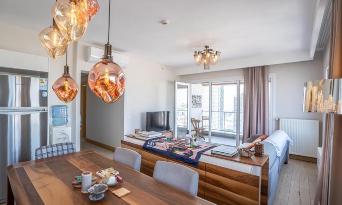 Bagcilar Apartment | Modern 2 Bedroom Apartment with Pool and Scenic Views