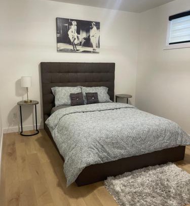 Southwest Edmonton Villa | Budget-Friendly 2 Bedroom Suite Near Windermere, Edmonton