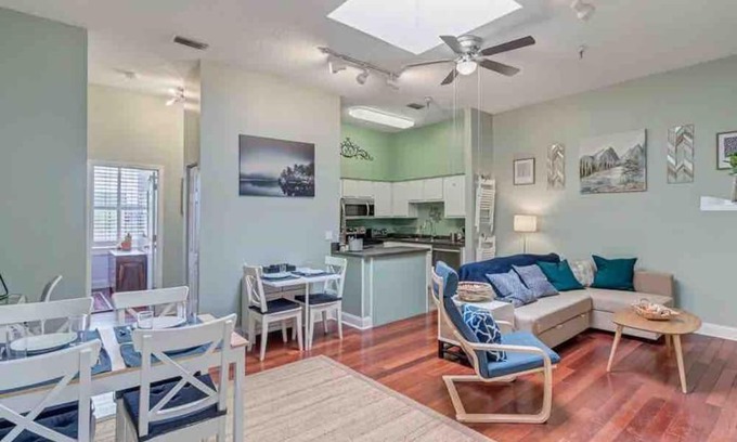 Springfield Apartment | Pet-Friendly 2 BR Apartment - Ideal for Relaxing Getaways