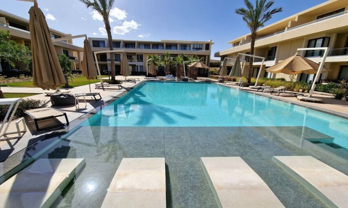 El Gouna Apartment | Elegant 2 BR Unit with Pool in El Gouna, Egypt