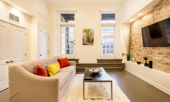 Old City Apartment | Trendy 2BD Loft in Vibrant Old City Near Family Attractions
