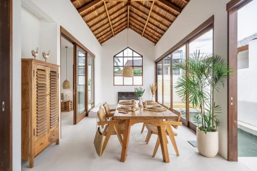 Berawa Villa | Stylish 2BD Villa with Pool in the heart of Canggu