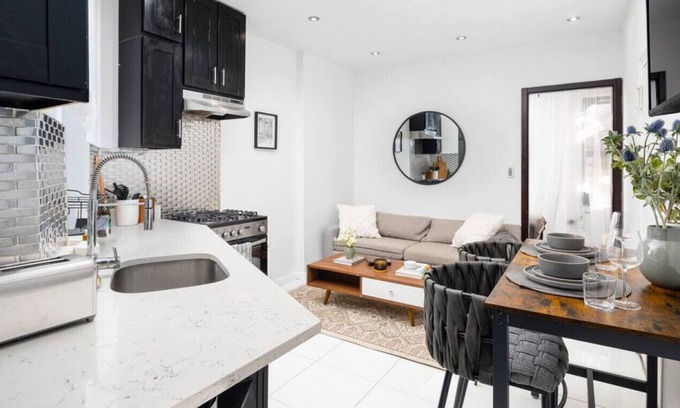 Manhattan Valley Apartment | Stylish 2BD with in-unit Washer / Central Park