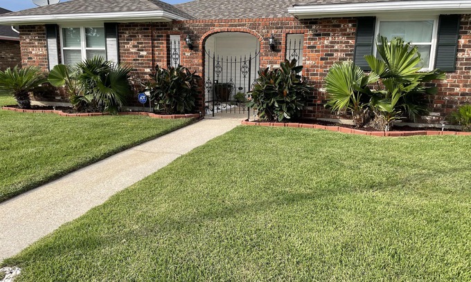 Little Woods House | Modern 2BR Home with Child-Friendly Amenities