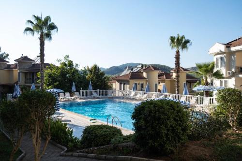 Oludeniz Apartment | Modern 2 Bedroom Apartment by the Forest with Pool Access