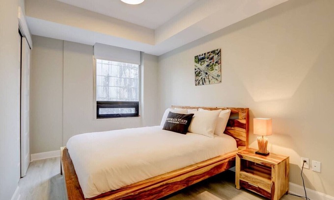 Centretown Apartment | Convenient Corporate Stays at The Met - 2 Bedroom Retreat
