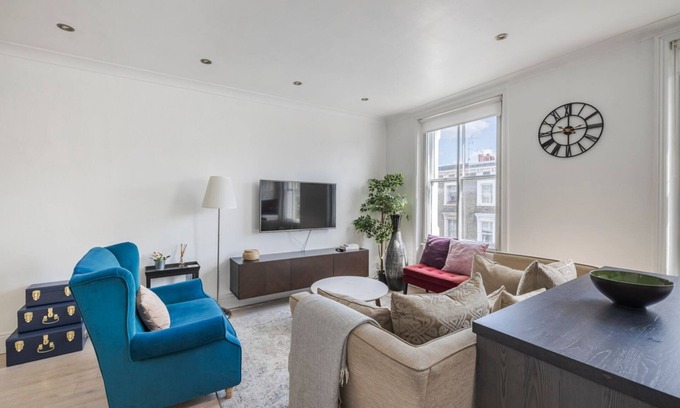 Redcliffe Apartment | Modern Apartment with Private Rooftop Terrace & Pet-Friendly