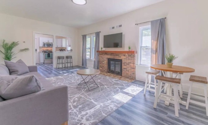 Champlin House | Stylish 2BR Home next to the Mississippi River
