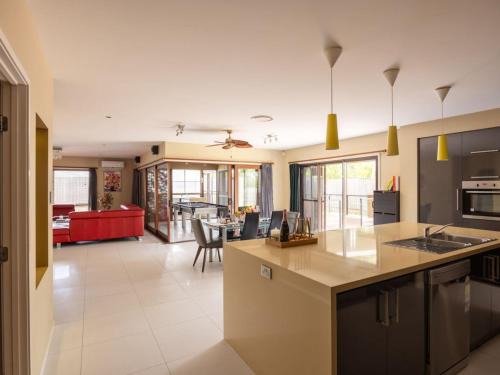Stretton House | Modern 2BR House with Pool for Unforgettable Stretton Stay