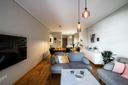 Agia Paraskevi Apartment | Stylish 2BR with Balcony, Northern Suburbs