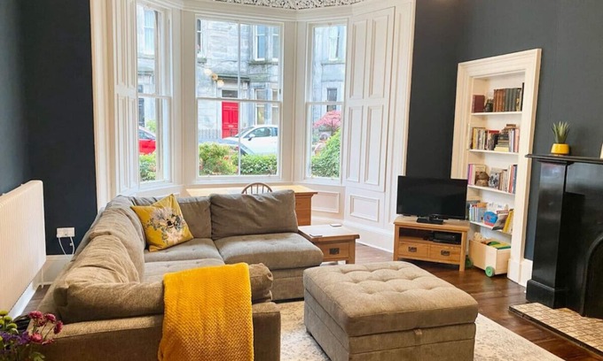 Marchmont Apartment | Top-Rated 3-Bed Garden Apartment in Meadows
