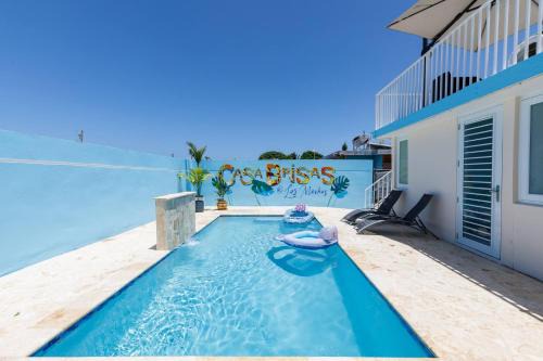 Machos House | Stylish 3 Bed-2Bath with Pool & Solar Panels