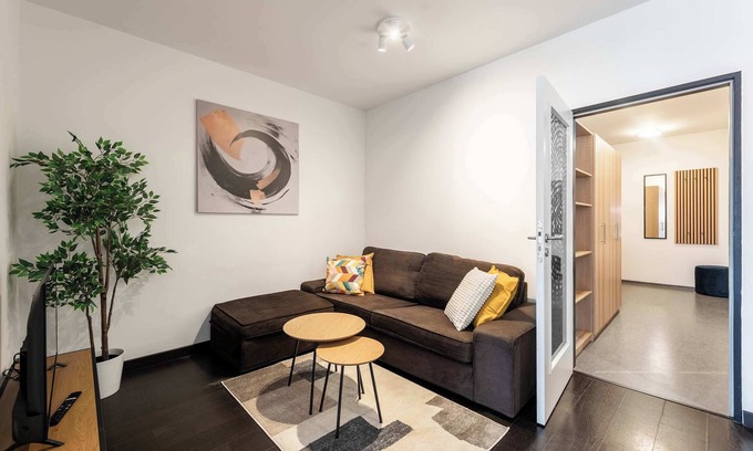 Karlin Apartment | Stylish 3-bedroom apartment with balcony
