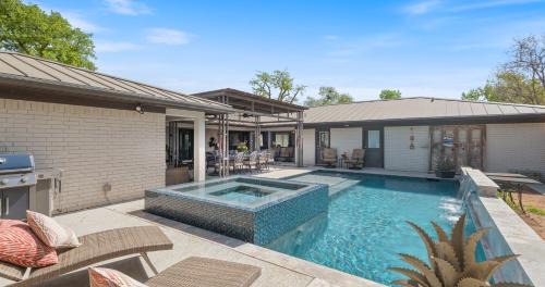 Horseshoe Bay House | Elegant 3BR House with Pool, Steps from HSB Resort