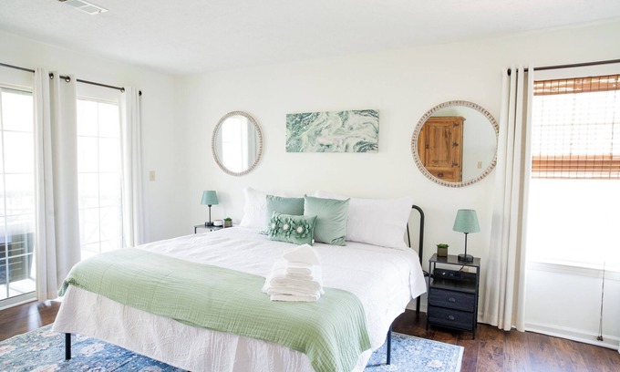 Dadeville House | Lakefront 3BR Retreat with Pool & Spa at Lake Martin