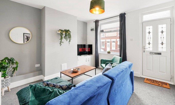 Thurnscoe House | Stylish 4 Bed House in Yorkshire