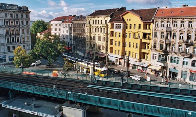 Prenzlauer Berg Apartment | Stylish 4-Bedroom Apartment in the Heart of Prenzlauer Berg