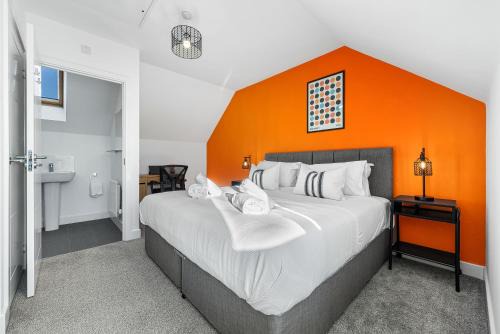 Quedgeley Apartment | Modern 4-Bedroom Townhouse with Fast Wi-Fi & Family-Friendly Amenities