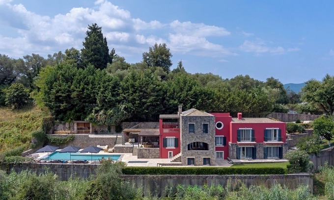 Vassilatika Villa | Elegant Villa with Sea Views and 6 En Suite Bedrooms