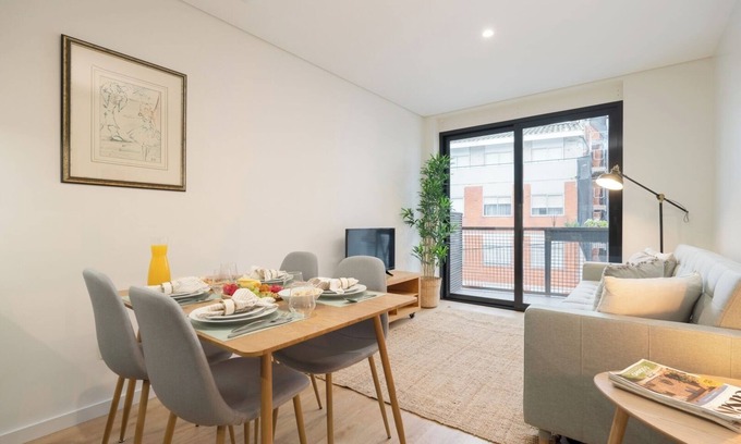 Aldoar Apartment | Stylish and Bright Flat with Balcony by HostWise