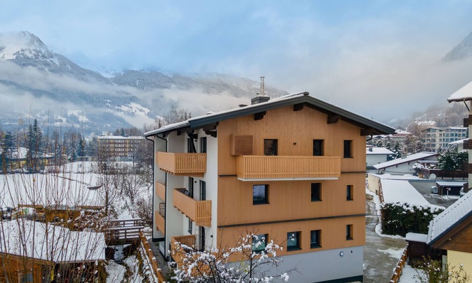 Bad Hofgastein Apartment | Stylish Flat with Kitchen & Breakfast - Rated 9.2/10!