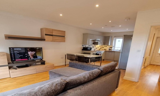 Chatham Apartment | Stylish and Modern 2-bedroom apartment with a contemporary theme, located in the heart of Chatham