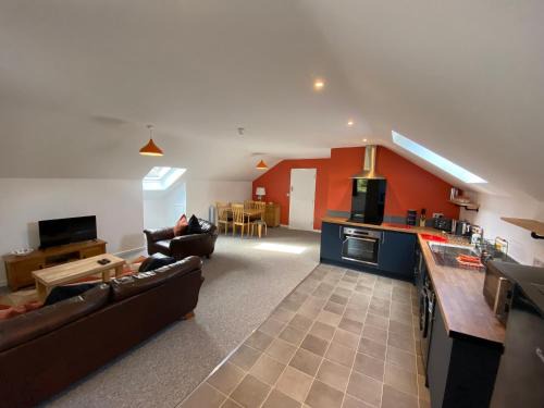 Longtown Apartment | Modern 2-Bedroom Apartment with High Guest Rating of 9.5