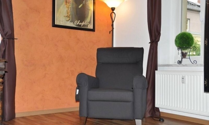 Striesen Apartment | Tranquil Non-Smoking Apartment for Couples - Rated 9.8/10