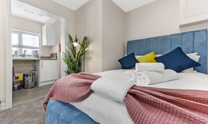 Chase Apartment | Cozy Studio with Kitchen and Breakfast Included