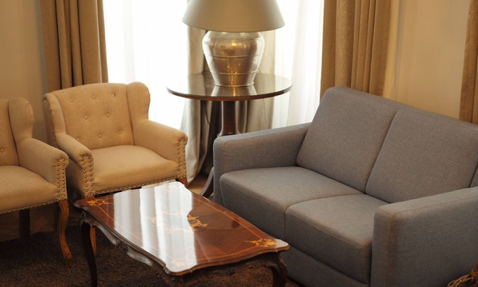 Margareten Apartment | Elegant Apartment with Kitchen and Breakfast in Prime Location