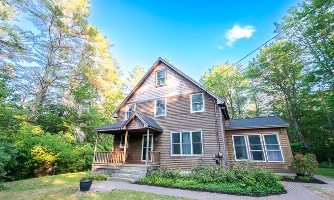 West Poland House | Bright Retreat with Tripp Pond Access and Ocean Views