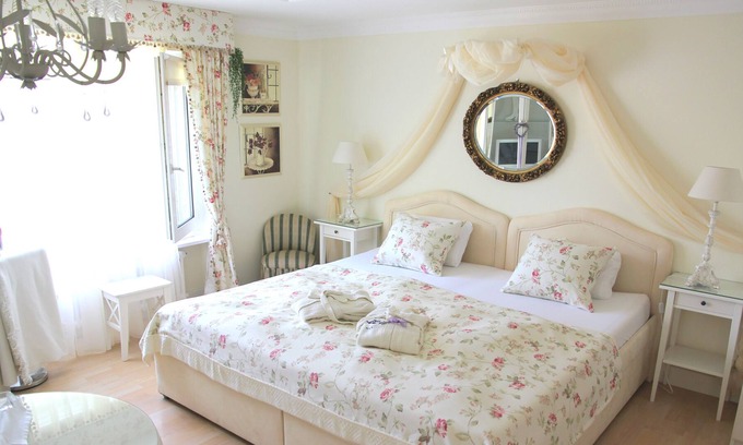 Wolfhausen Bed & Breakfast | Stylish apartment, near Rapperswil