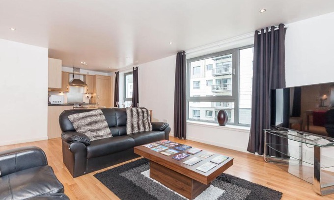 Newhaven Apartment | Stylish 4-Star Apartment with Pet-Friendly Amenities