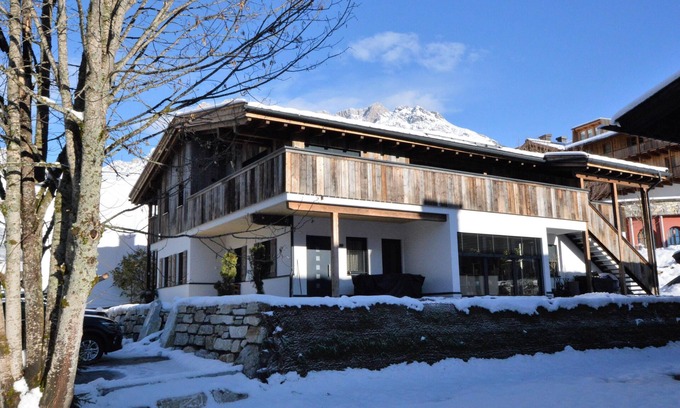 Hinterthal Apartment | Modern Apartment in the Heart of Hinterthal - Guest Rated 9.8