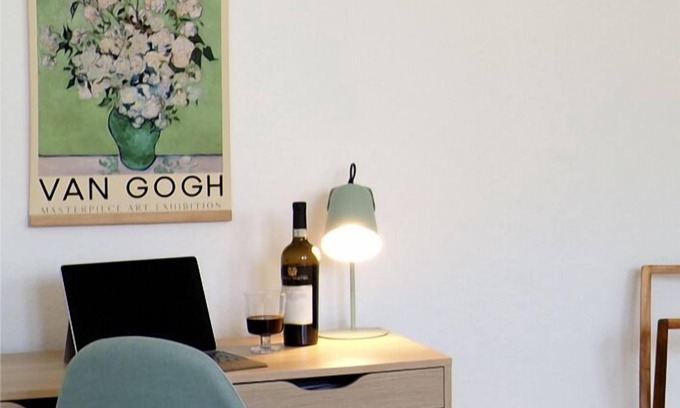 Bahnhofsviertel Apartment | Modern Apartment with Netflix and Lake Views in City Center
