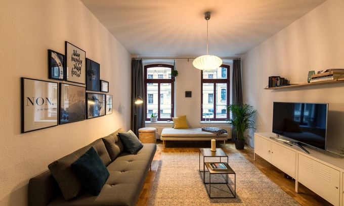 Zentrum-Nordwest Apartment | Stylish Apartment in Waldstrasse - Guest Rated 10/10