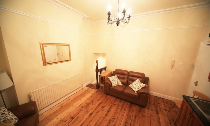 Terenure Apartment | Elegant Apartment in Historic Victorian Building - Guest Rated 9.8