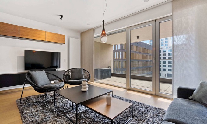 Gasperich Apartment | Modern Apartment in Cloche d'Or with Balcony & Amenities