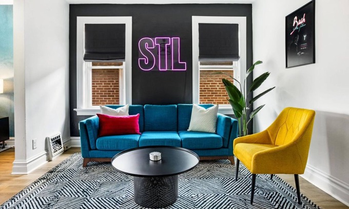 St. Louis Apartment | Family-Friendly Stay Near STL Attractions with Kitchen Access