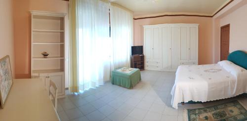 Sant'Eufemia Lamezia Apartment | Bright Oceanfront Apartment TERINA - Rated 9.5/10