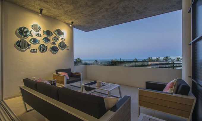 Dzemul Apartment | Chic Beach Apartment with Ocean View and Pool Access