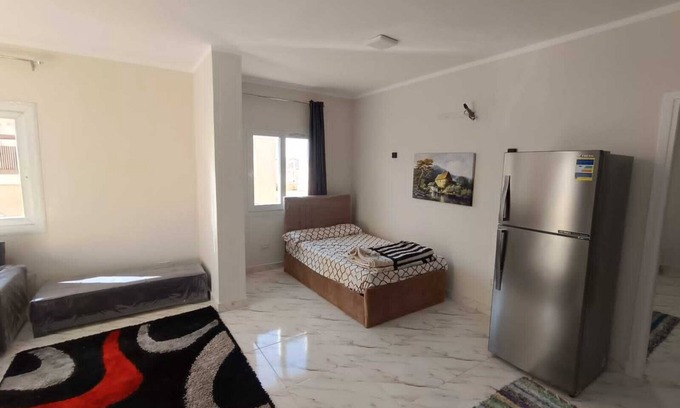 Al-Khalifa Apartment | Stylish Bedroom Apartment. Secure Compound Luxury Furnishings & Spacious Rooftop