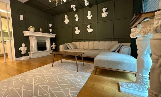 Nisantasi Apartment | Trendy Besiktas Flat: Child-Friendly Comfort Awaits