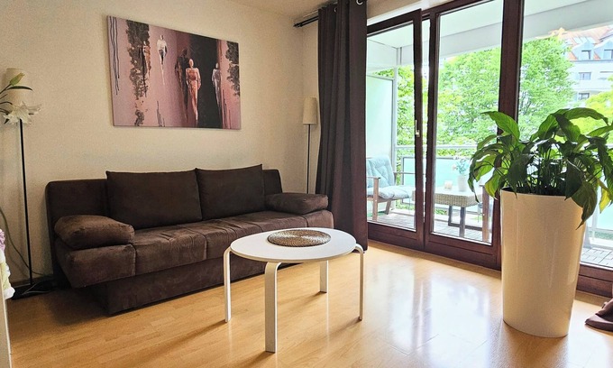 Obergiesing Apartment | Bright Apartment with Metro Access & Pet-Friendly Amenities