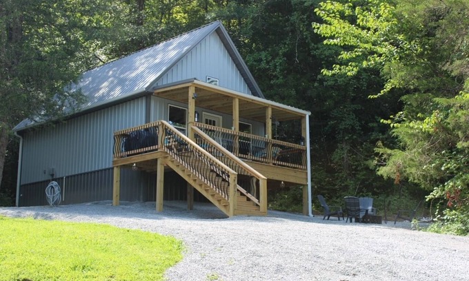 Jamestown Cabin | Discover a Cozy, Stylish Cabin Near Cumberland Lake!