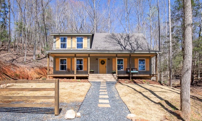 Dahlonega Cabin | Stylish Cabin Steps from Town Square with Scenic Views